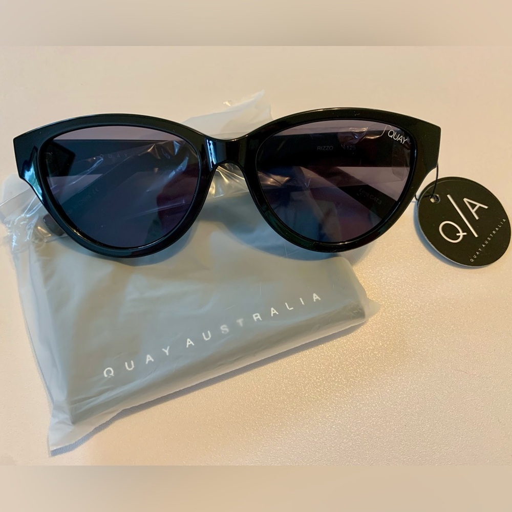 Quay Australia Rizzo Black Retro Cat Eye Sunglasses NWT